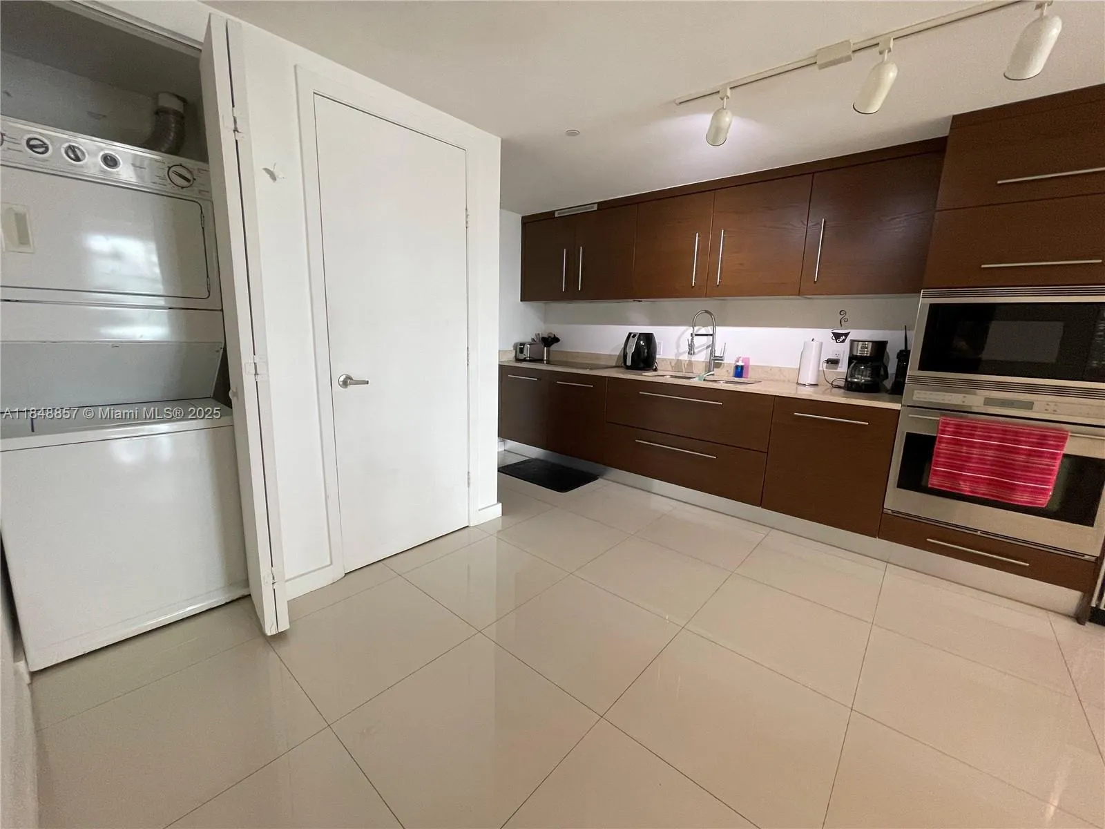485 Brickell Ave # 3711, Miami FL 33131