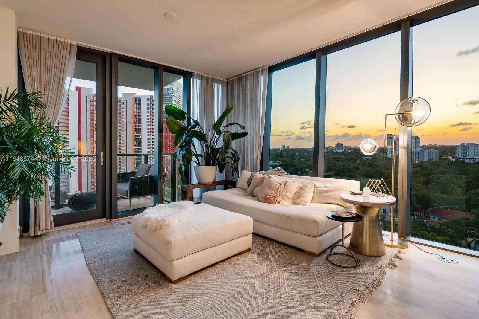 1451 Brickell Ave # 1404, Miami FL 33131