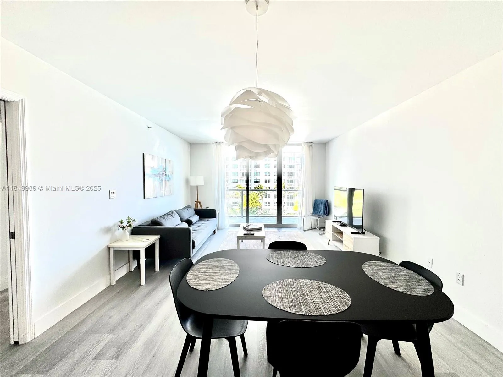 1155 Brickell Bay Dr # 906, Miami FL 33131