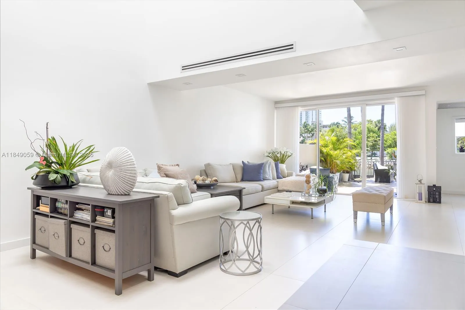 330 Poinciana Dr # 1002, Sunny Isles Beach FL 33160