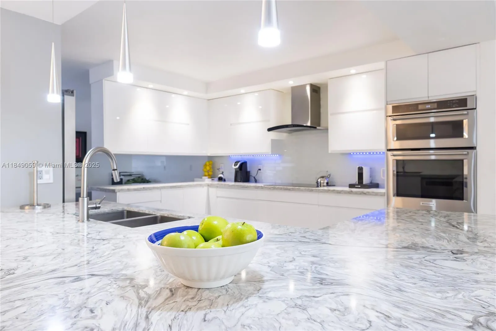 330 Poinciana Dr # 1002, Sunny Isles Beach FL 33160