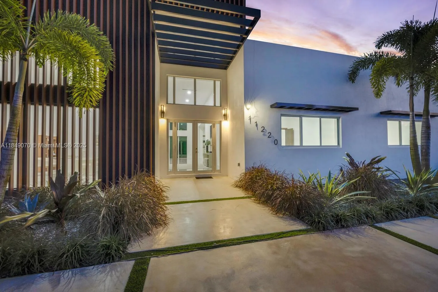 11220 SW 95th St, Miami FL 33176