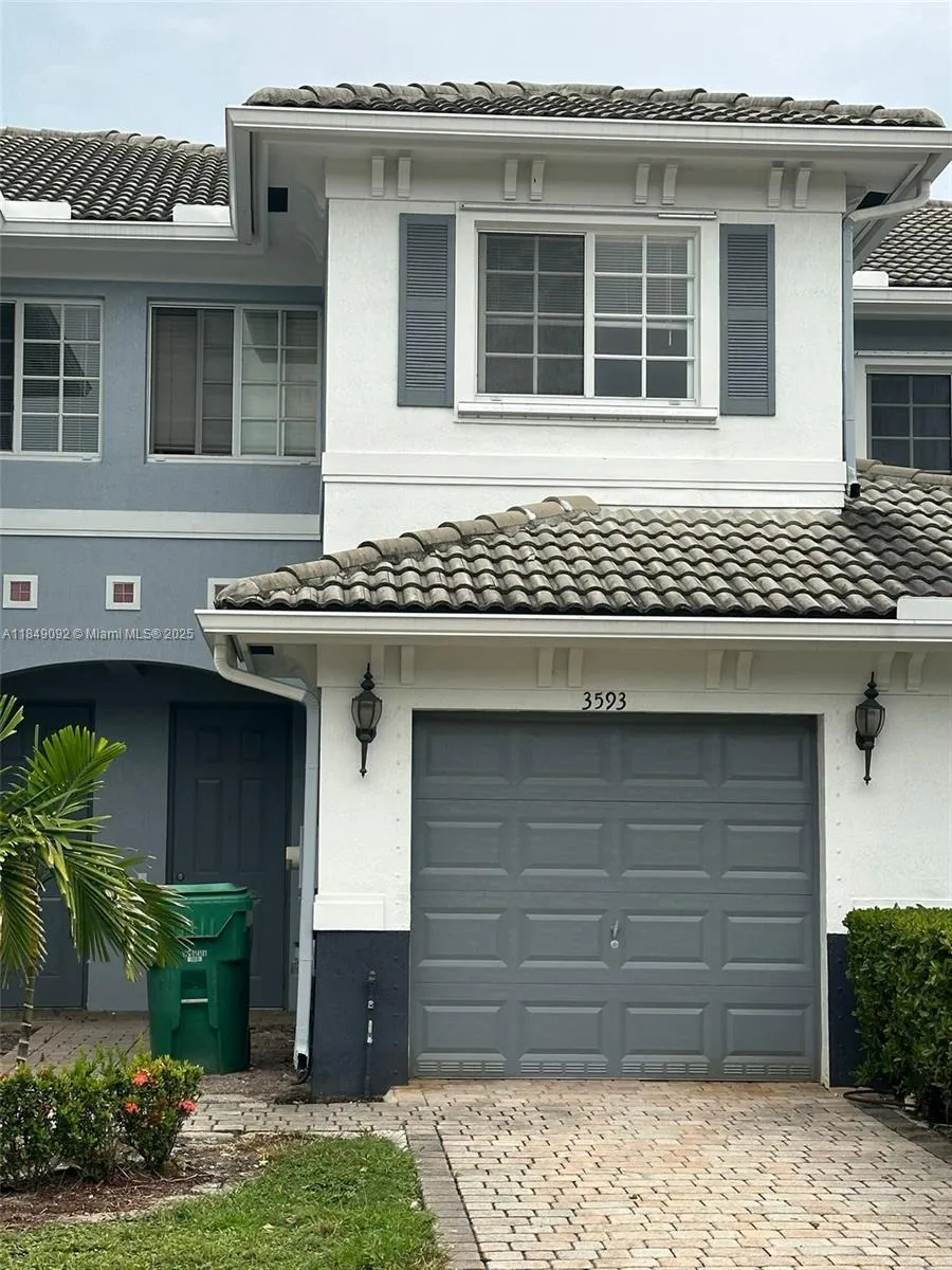 2 bedroom 2 bath for sale at 3593 NW 13th St # 3593, Lauderhill FL 33311