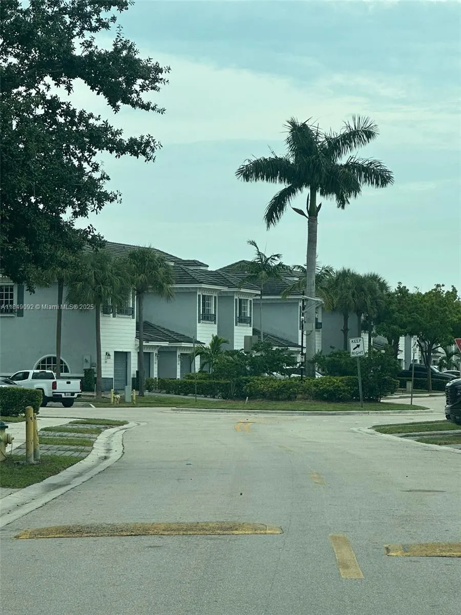 3593 NW 13th St # 3593, Lauderhill FL 33311