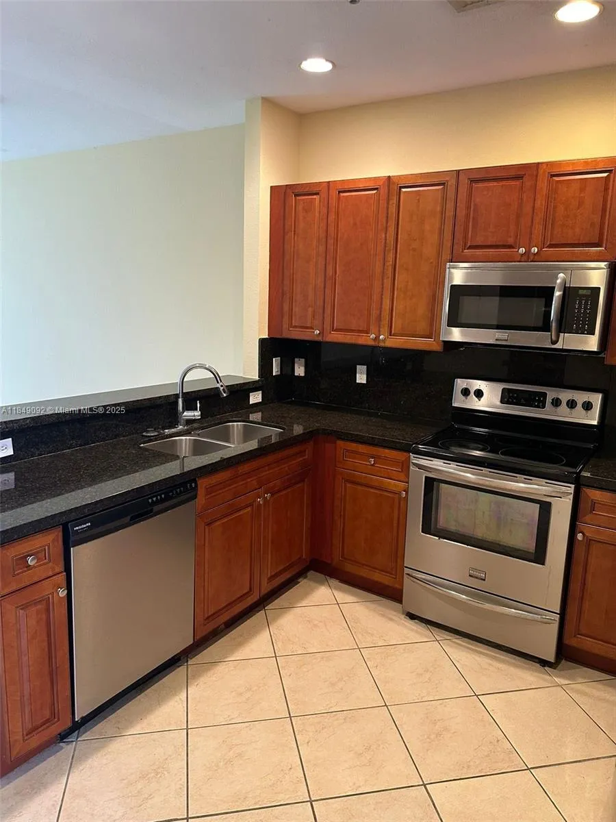 3593 NW 13th St # 3593, Lauderhill FL 33311
