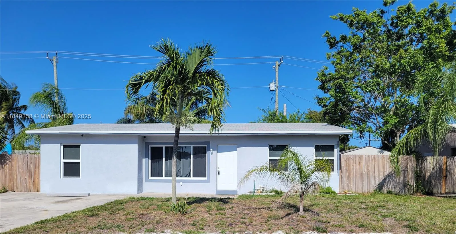 3 bedroom 2 bath for sale at 2560 NE 8th Ter, Pompano Beach FL 33064