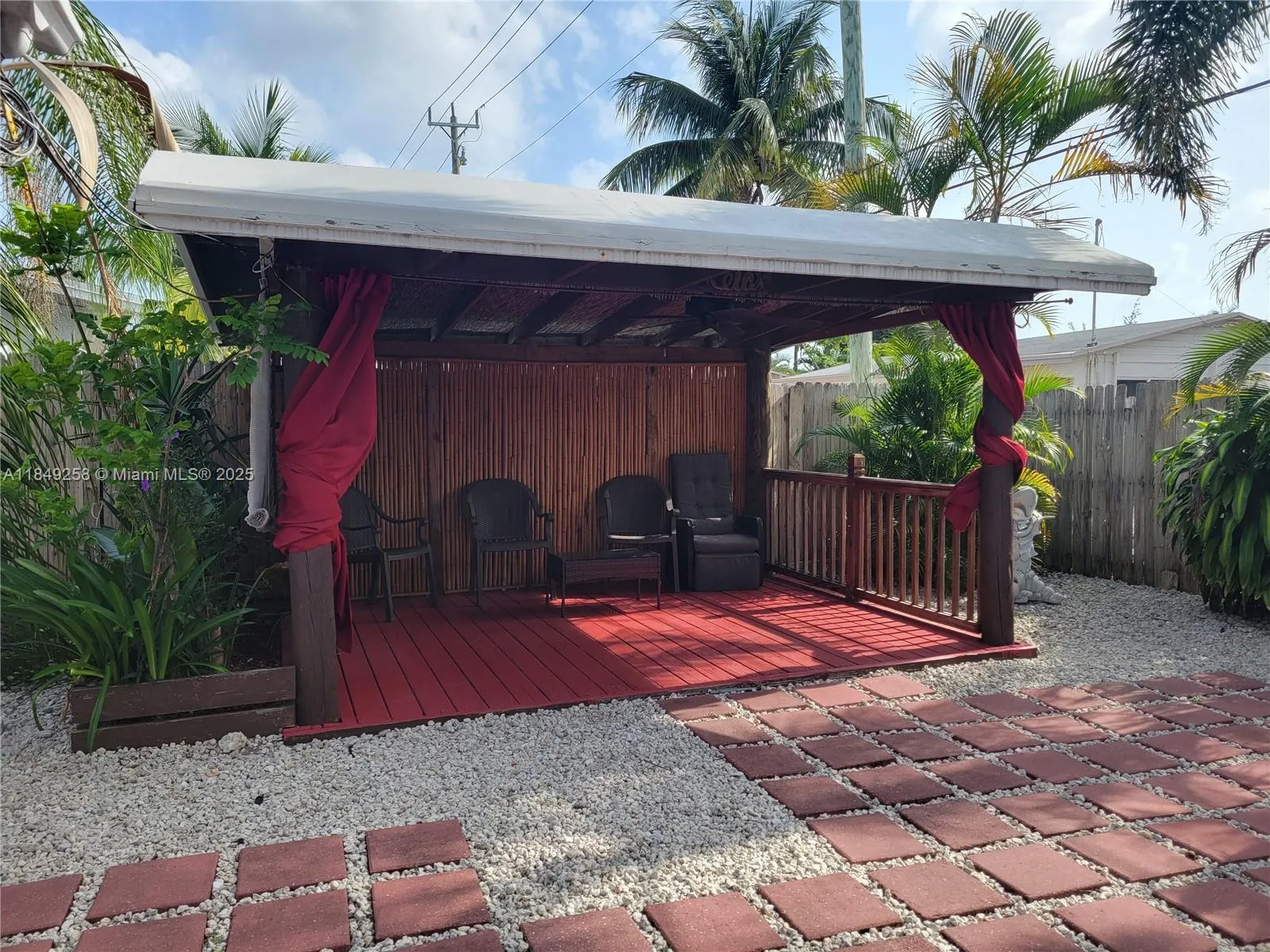 2560 NE 8th Ter, Pompano Beach FL 33064