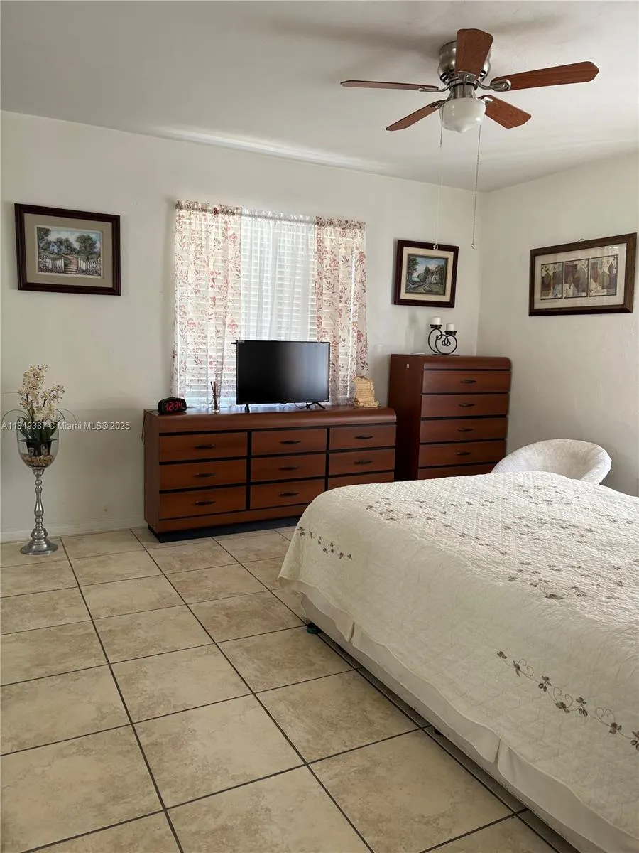 168 NW 39th St, Miami FL 33127