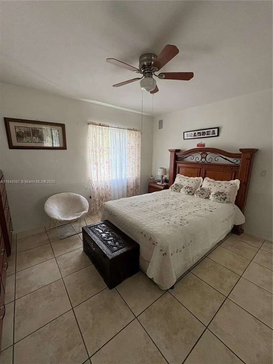 168 NW 39th St, Miami FL 33127