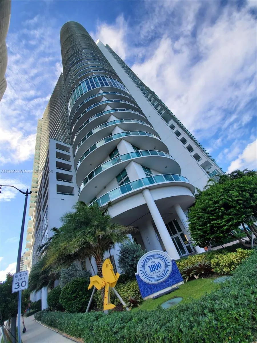 1 bedroom 1 bath for sale at 1800 N Bayshore Dr # 3808, Miami FL 33132