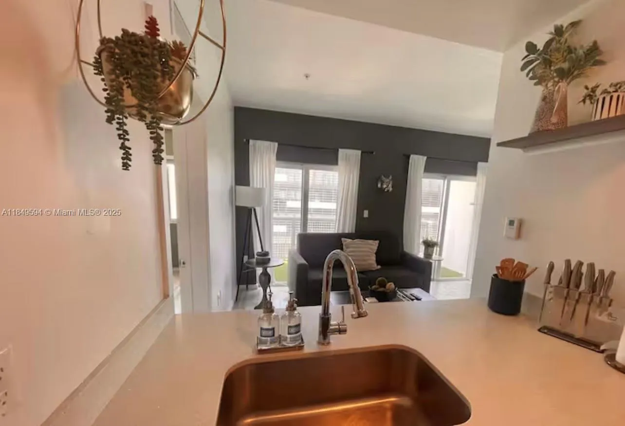 481 NE 29th St # 705, Miami FL 33137