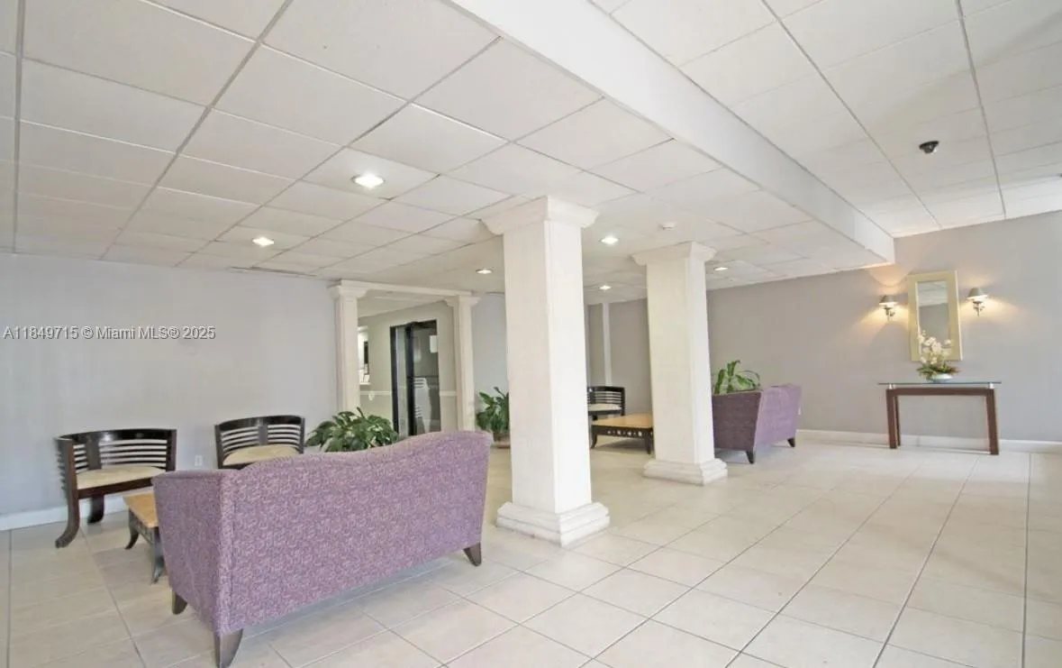 2016 Bay Dr # 202, Miami Beach FL 33141