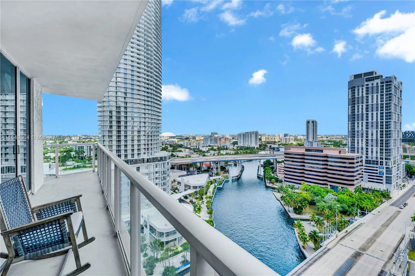 2 bedroom 2 bath for sale at 185 SW 7th St # 1901, Miami FL 33130