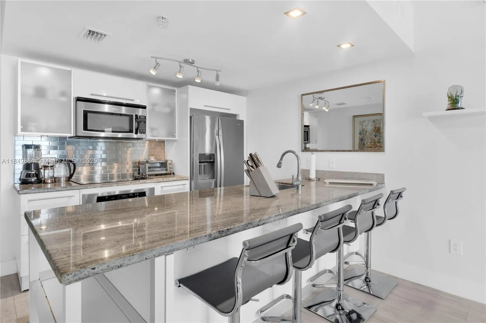 185 SW 7th St # 1901, Miami FL 33130