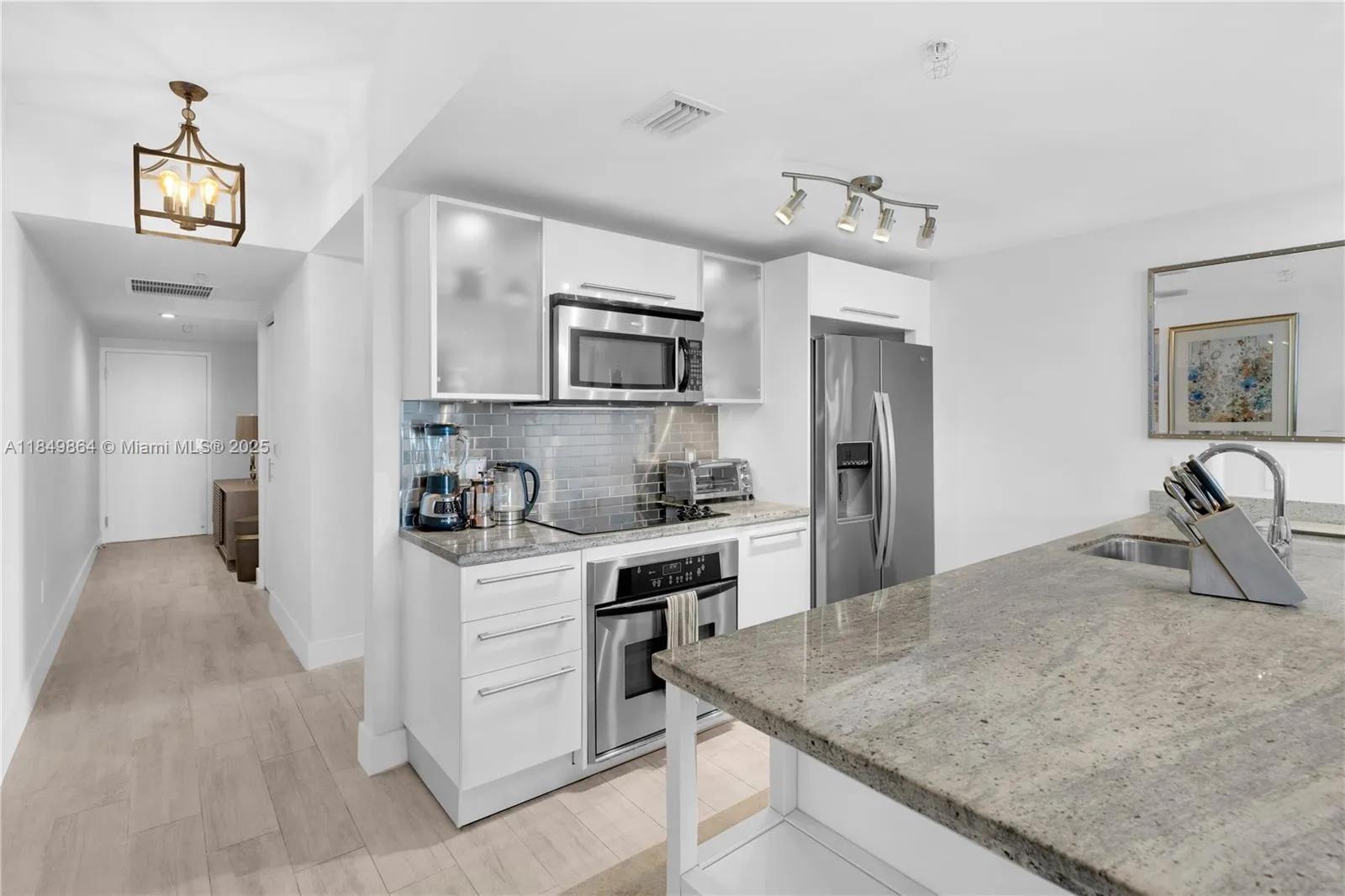 185 SW 7th St # 1901, Miami FL 33130