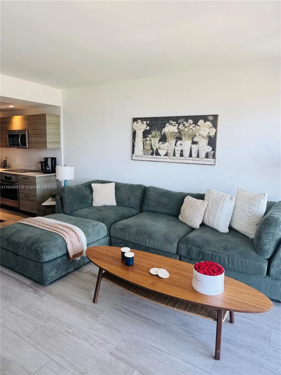 1 bedroom 2 bath for rent at 121 NE 34th St # 2705, Miami FL 33137