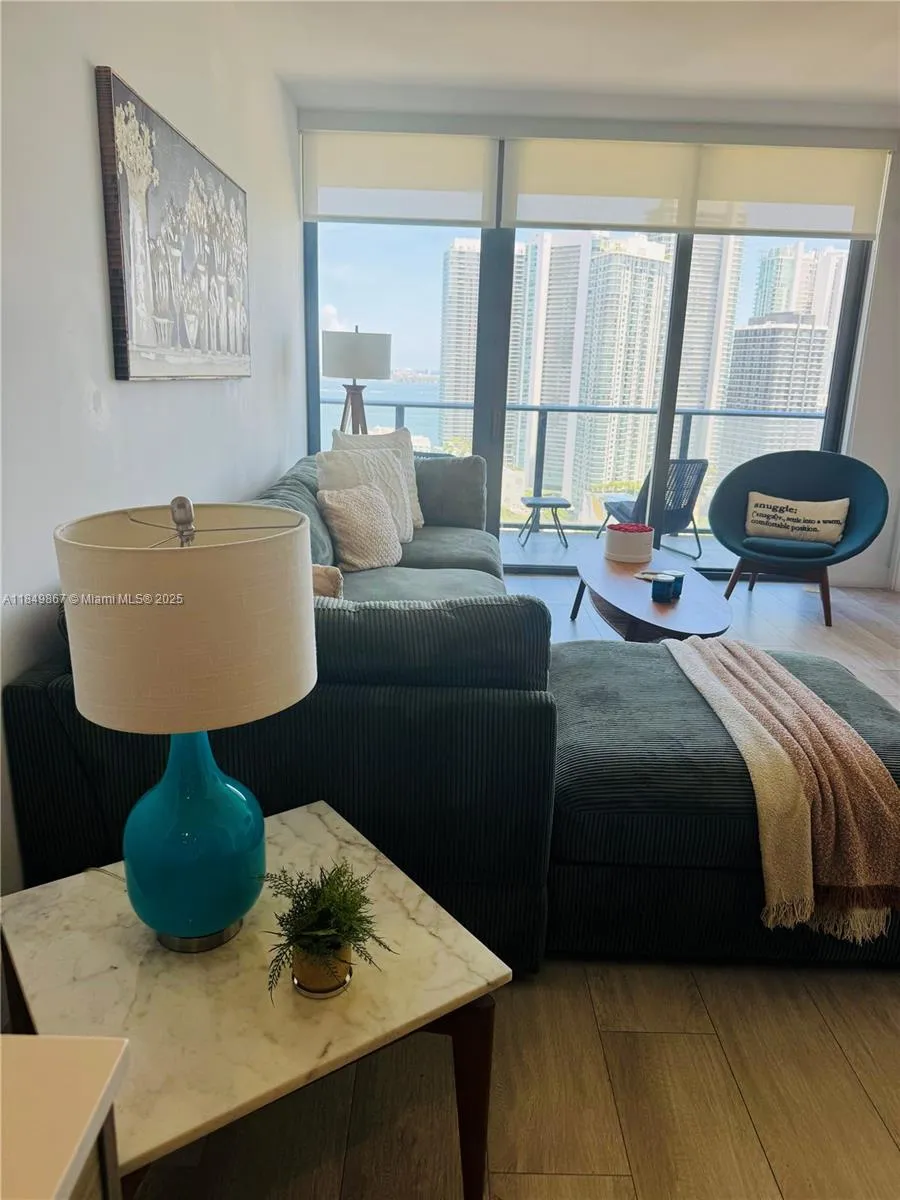 121 NE 34th St # 2705, Miami FL 33137