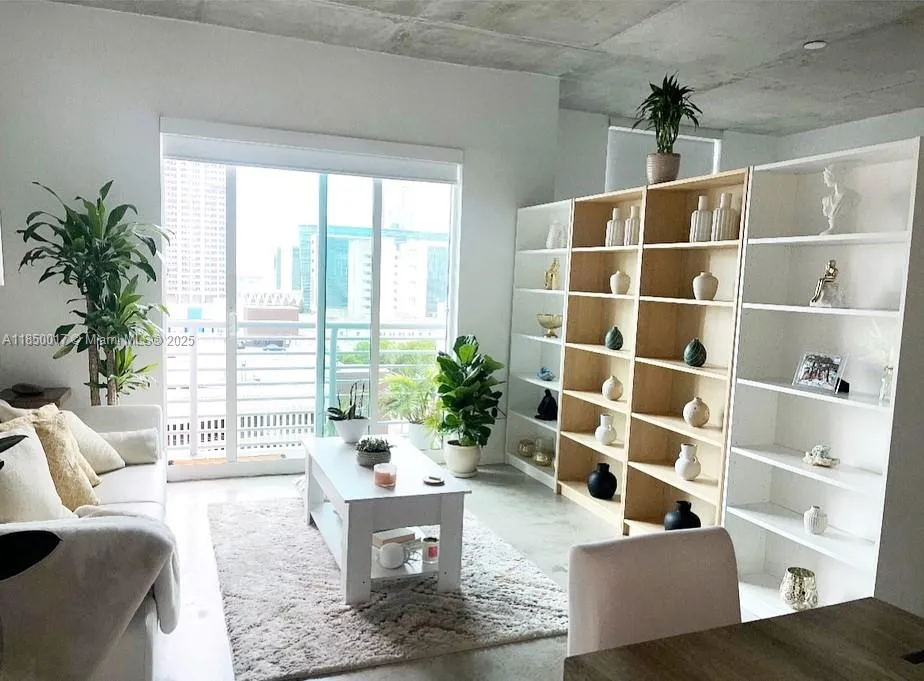 234 NE 3rd St # 1105, Miami FL 33132