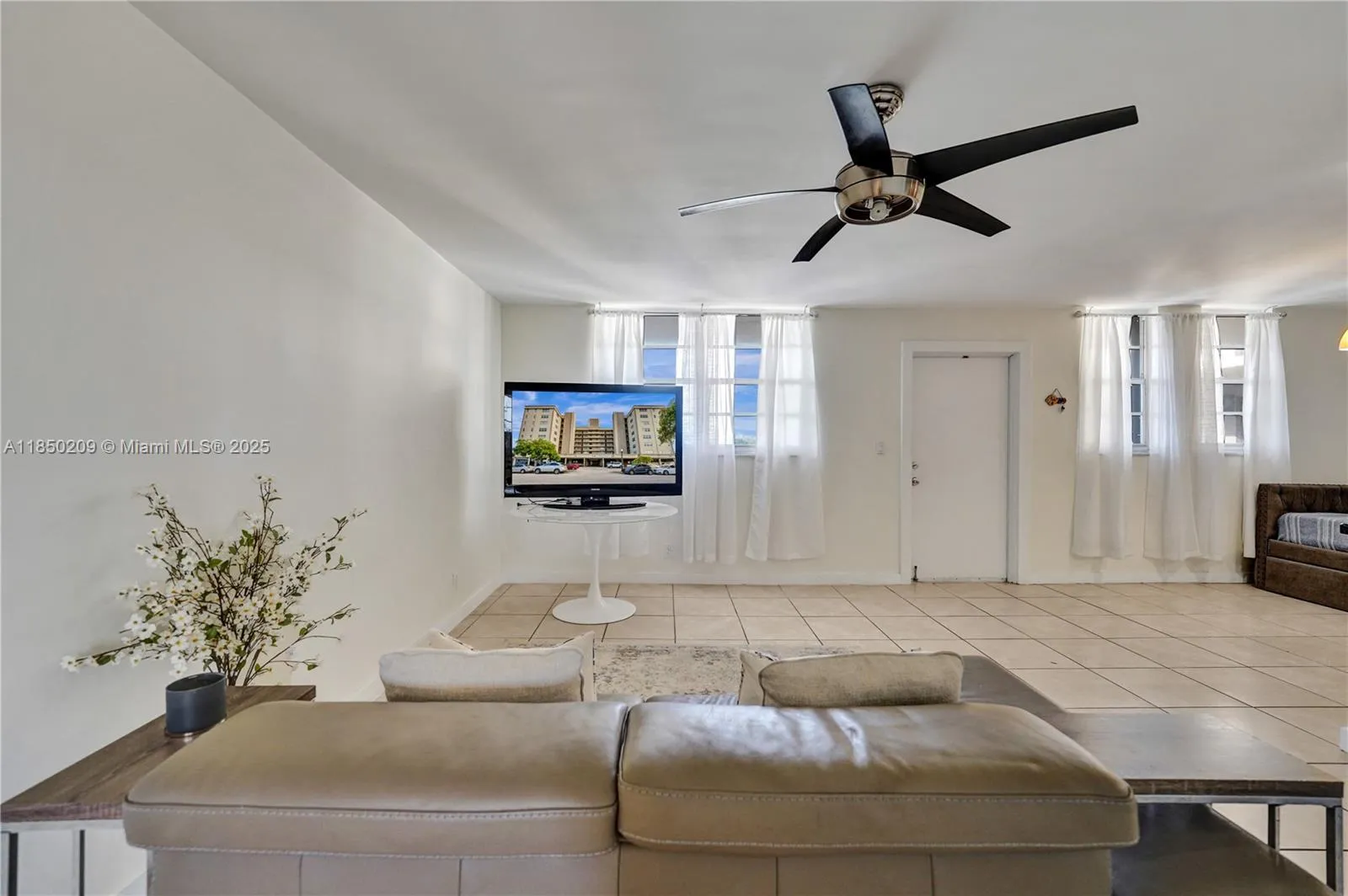 1811 Jefferson St # 606, Hollywood FL 33020