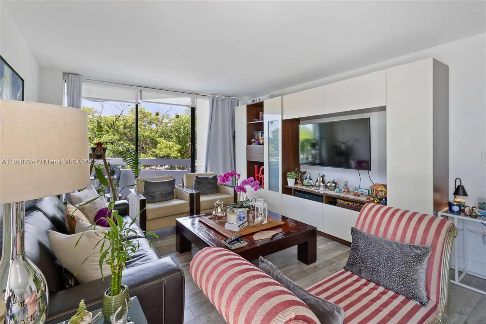 2 bedroom 2 bath for sale at 2501 Brickell Ave # 307, Miami FL 33129