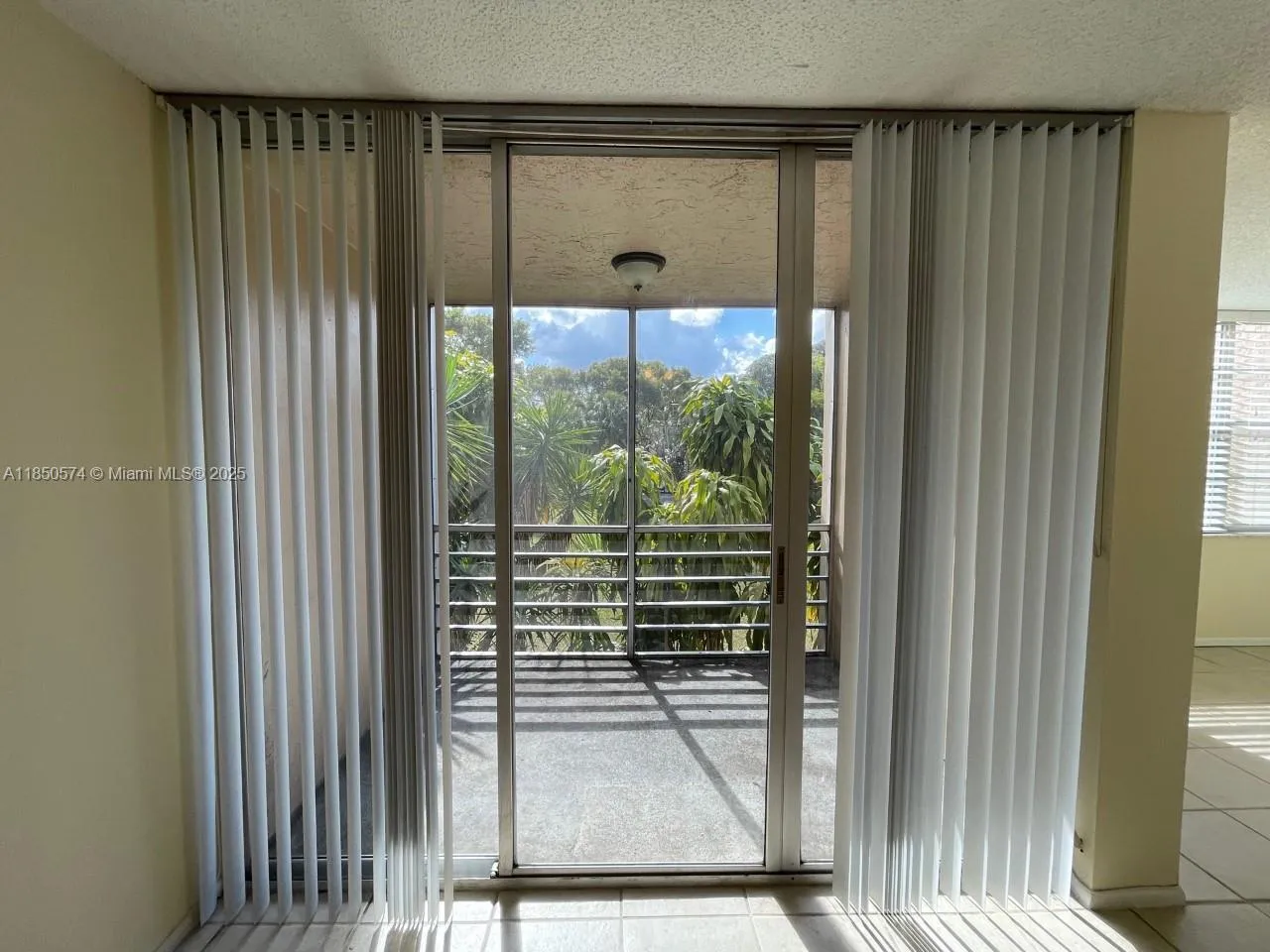 9431 Live Oak Pl # 203, Davie FL 33324