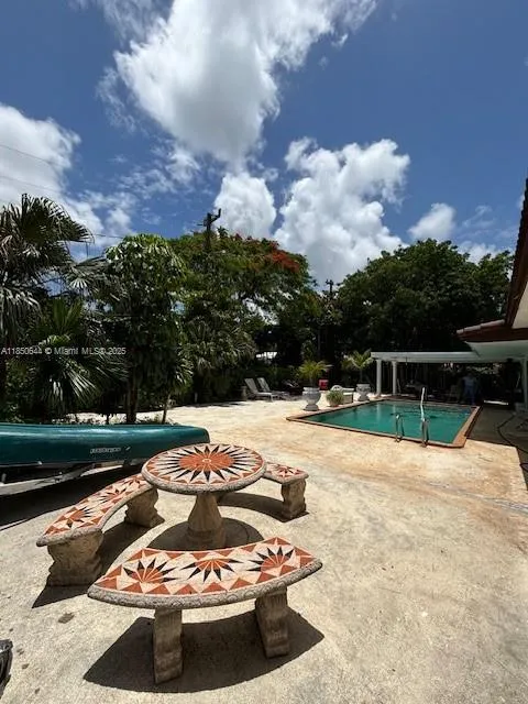 6440 Miller Dr, South Miami FL 33155