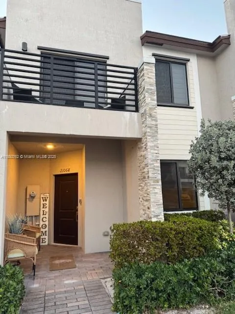 21068 NE 8th Ave, Miami FL 33179