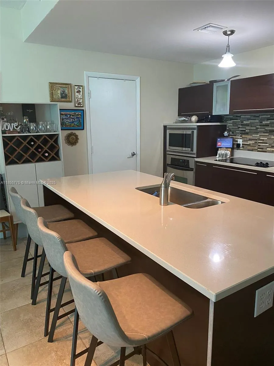 1900 N Bayshore Dr, Miami FL 33132
