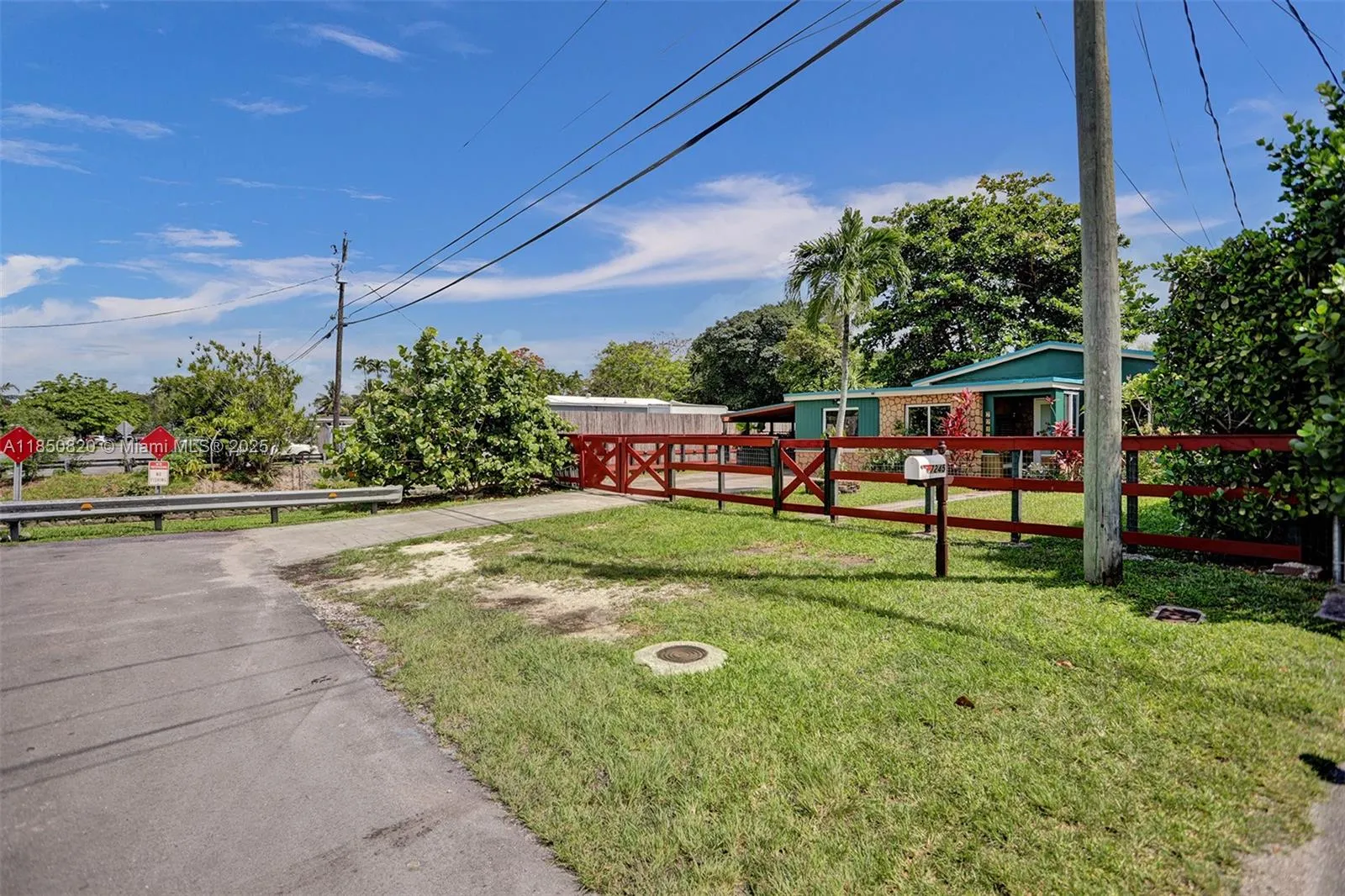 7245 S Waterway Dr, Miami FL 33155