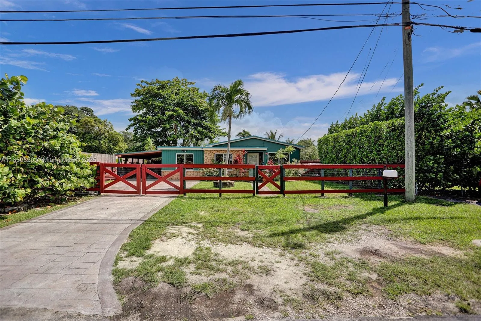 7245 S Waterway Dr, Miami FL 33155