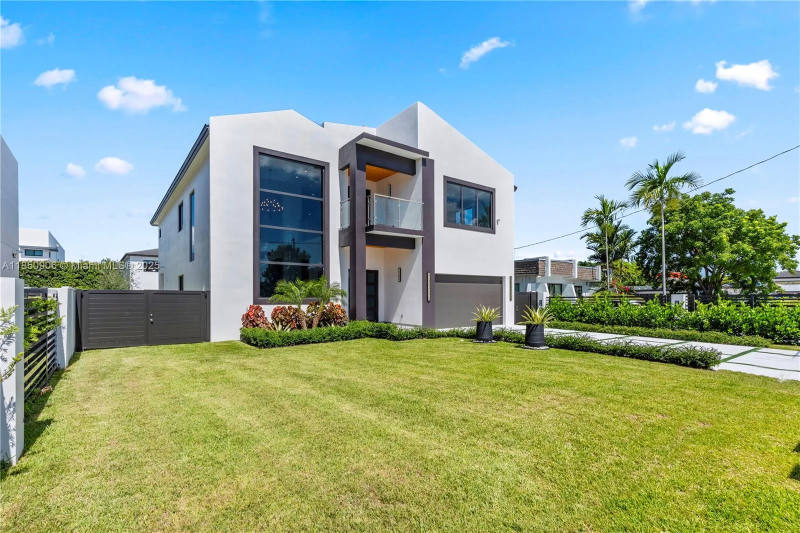 4 bedroom 5 bath for sale at 4240 SW 84th Ave, Miami FL 33155