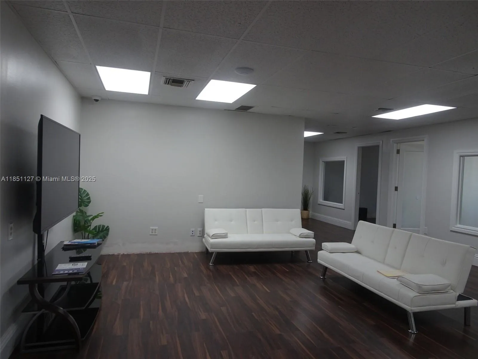 2826 E Oakland Park Blvd, FL 33306