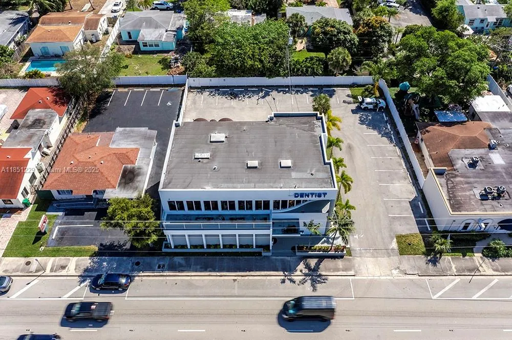 1600 E Atlantic Blvd, FL 33060