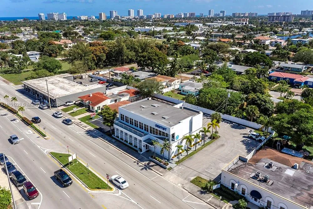 1600 E Atlantic Blvd, FL 33060