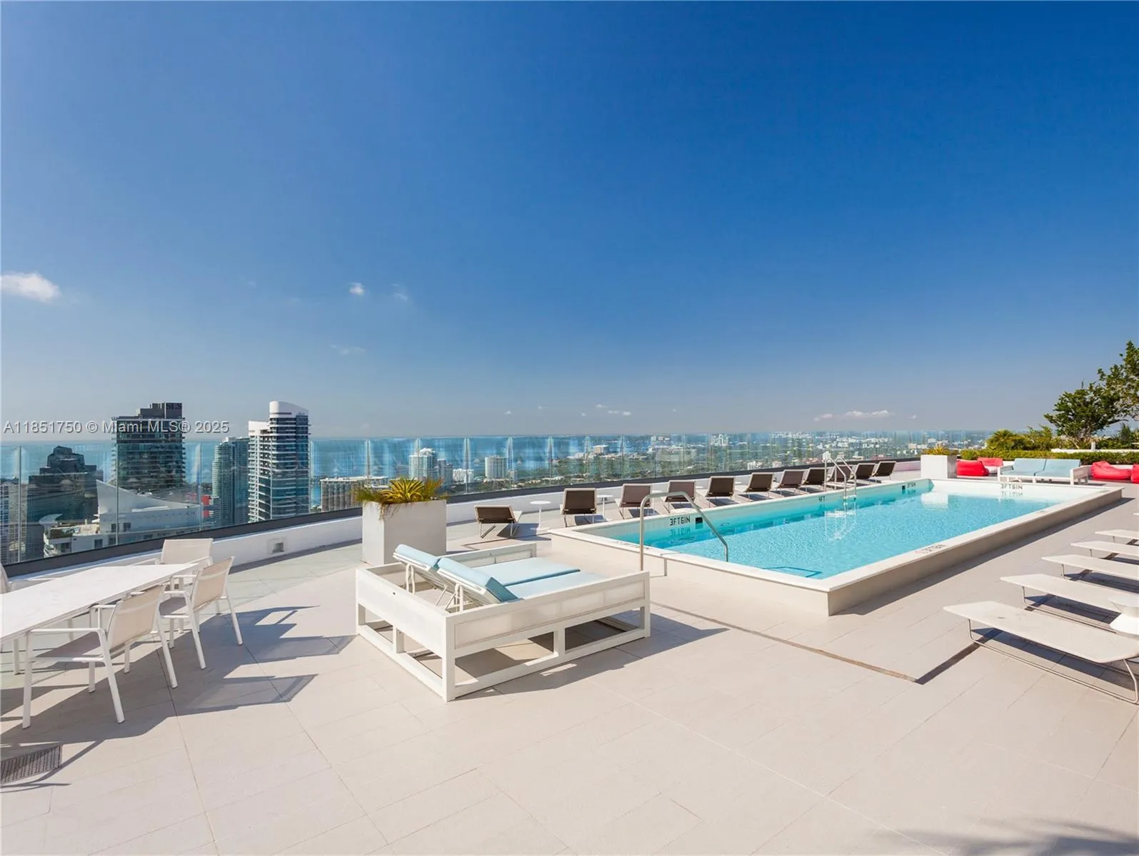 1 bedroom 1 bath for sale at 45 SW 9th St # 1109, Miami FL 33130