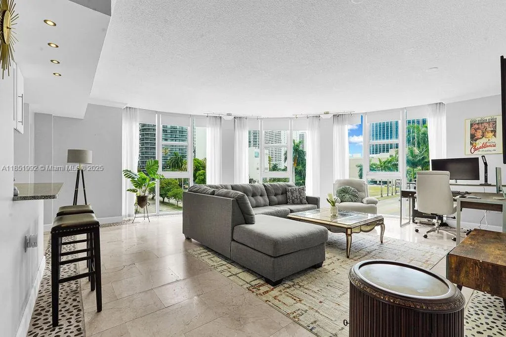 275 NE 18th St # 306, Miami FL 33132
