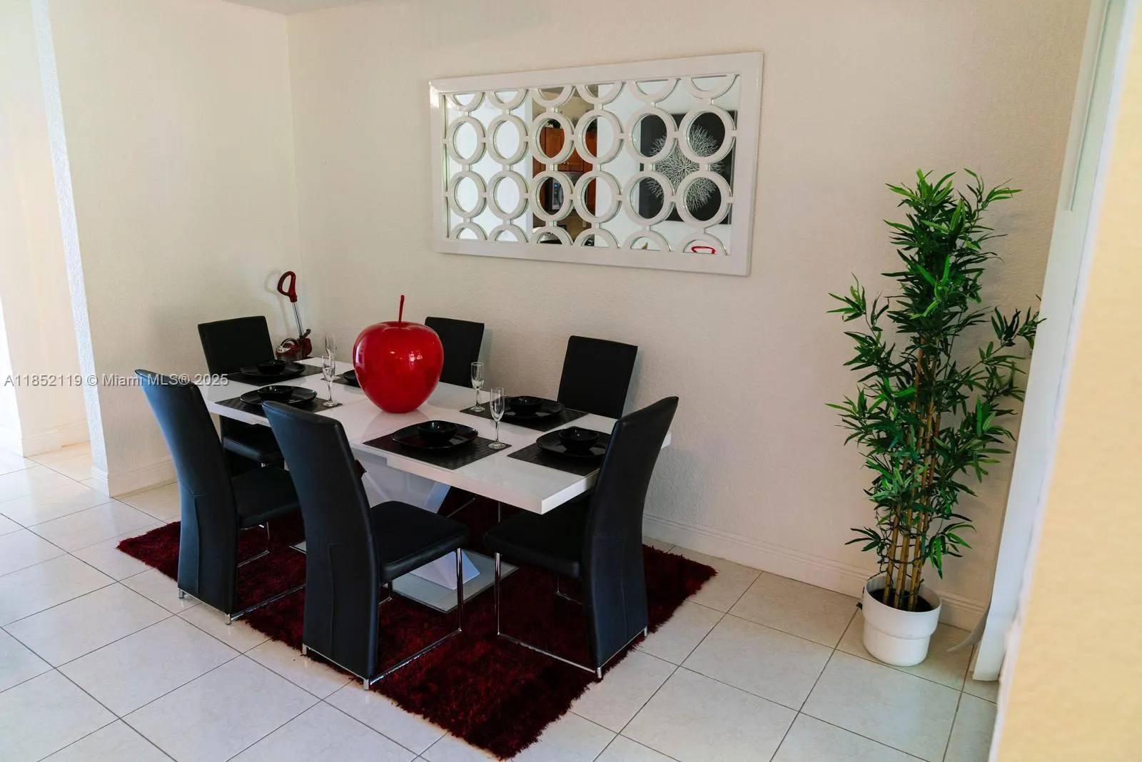 9721 NW 9th St, Miami FL 33172