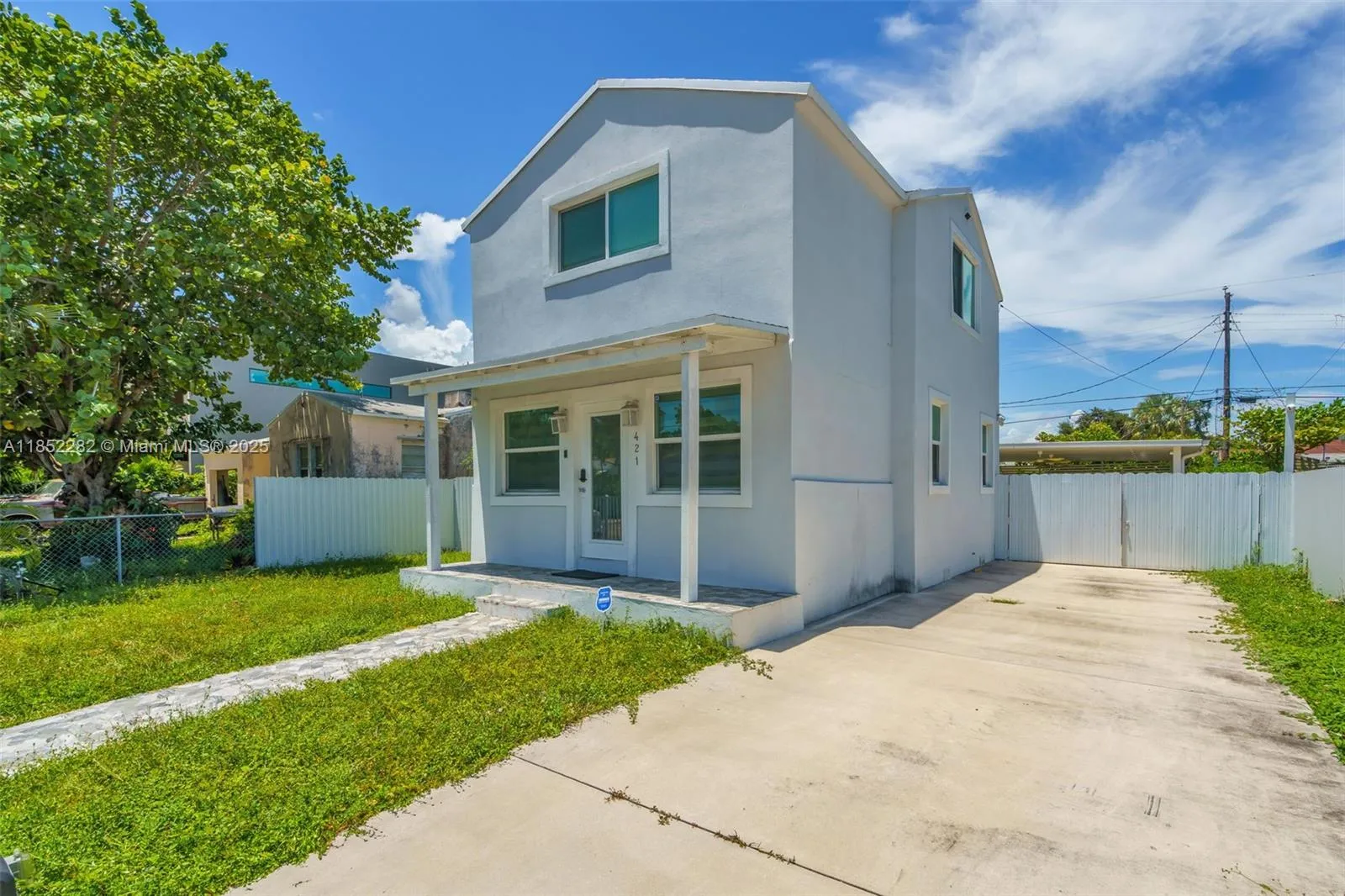 421 NW 44th St, Miami FL 33127