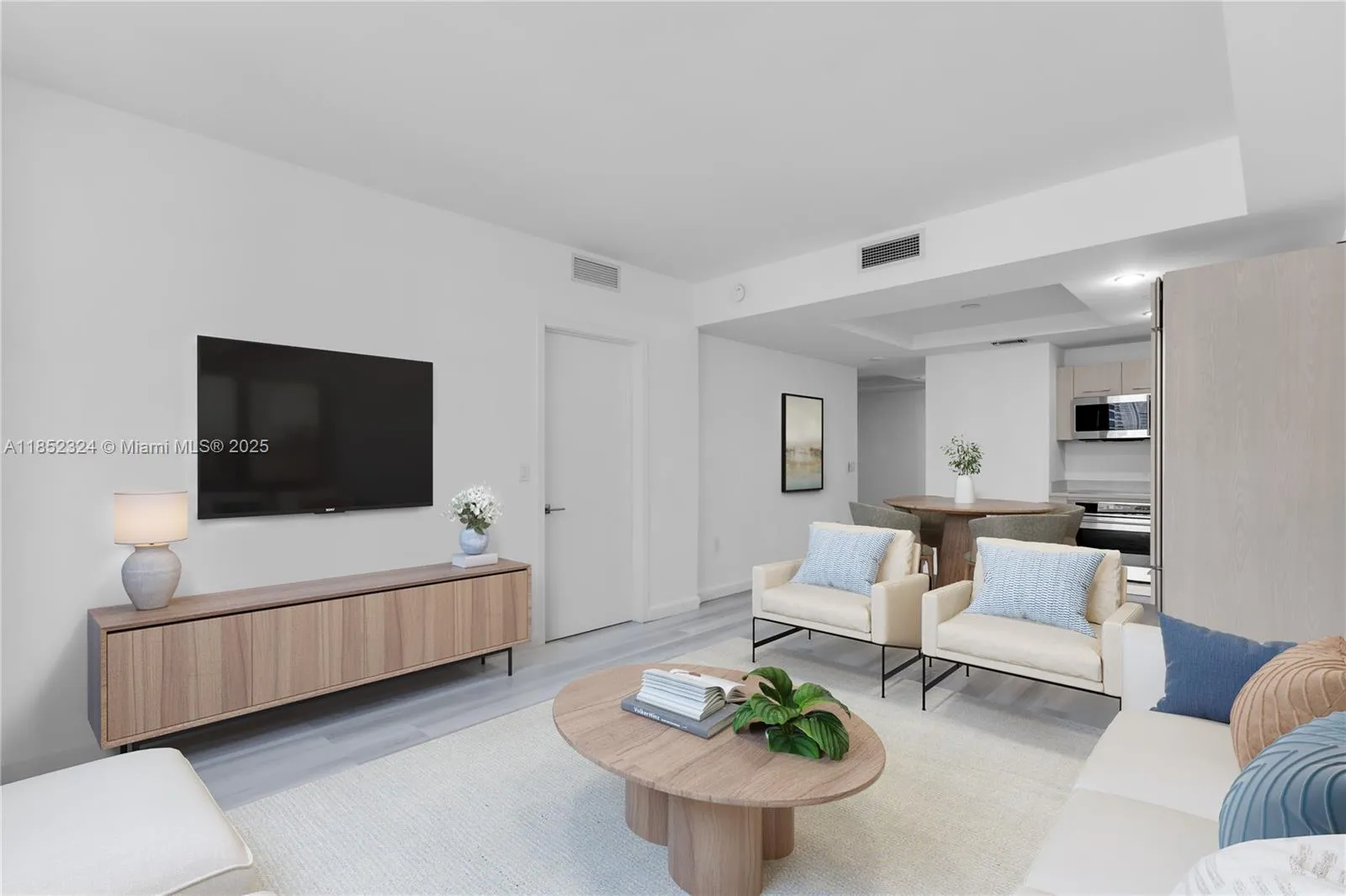 45 SW 9th St # 2204, Miami FL 33130