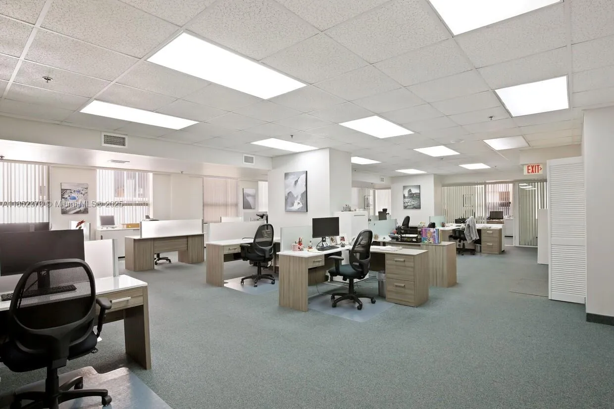 168 SE 1st St # 9, Miami FL 33131