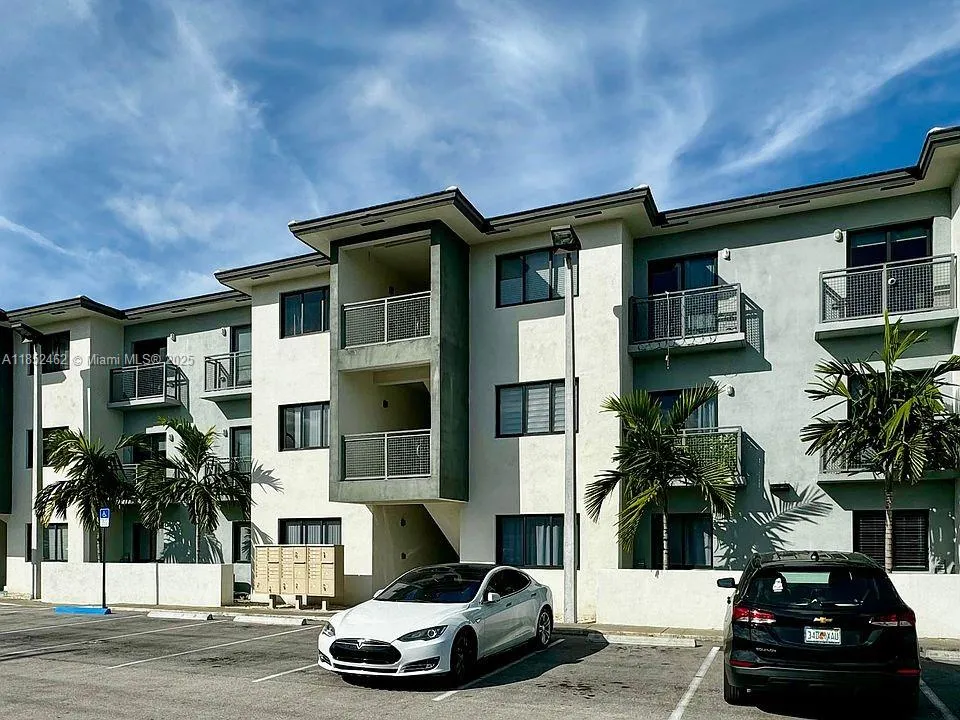 for sale at 100 E 9th St, Hialeah FL 33010