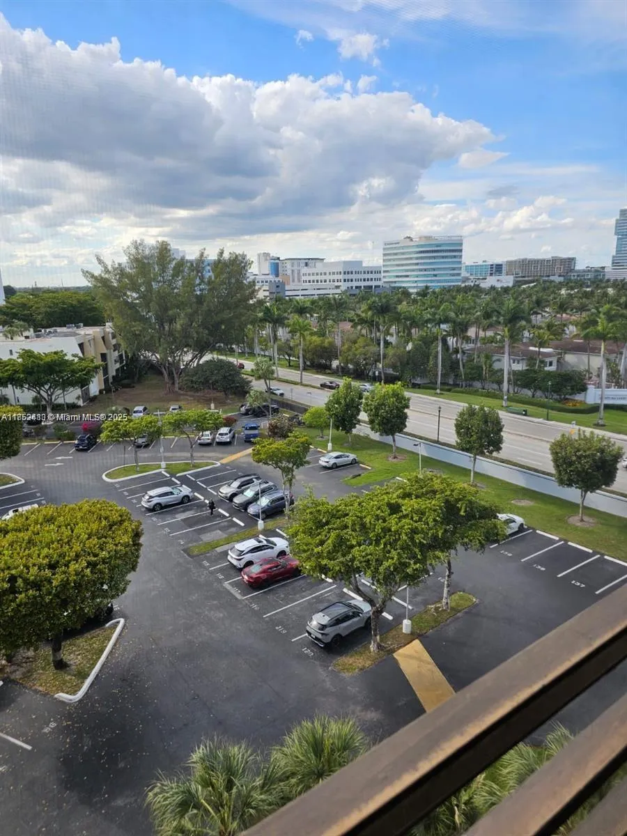20500 W Country Club Dr # 804, Aventura FL 33180