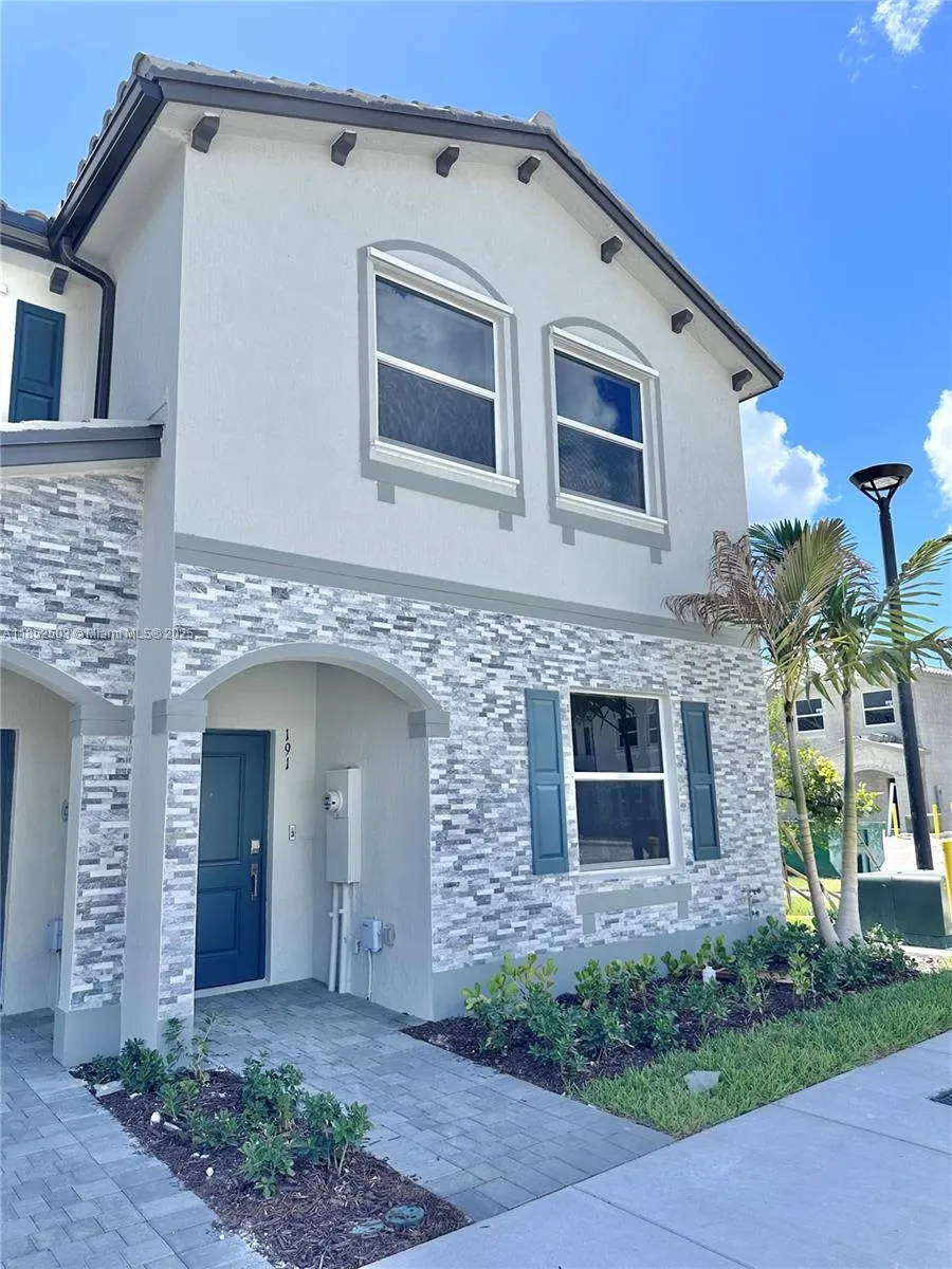 4 bedroom 3 bath for sale at 191 SE 11 Ave, Florida City FL 33034