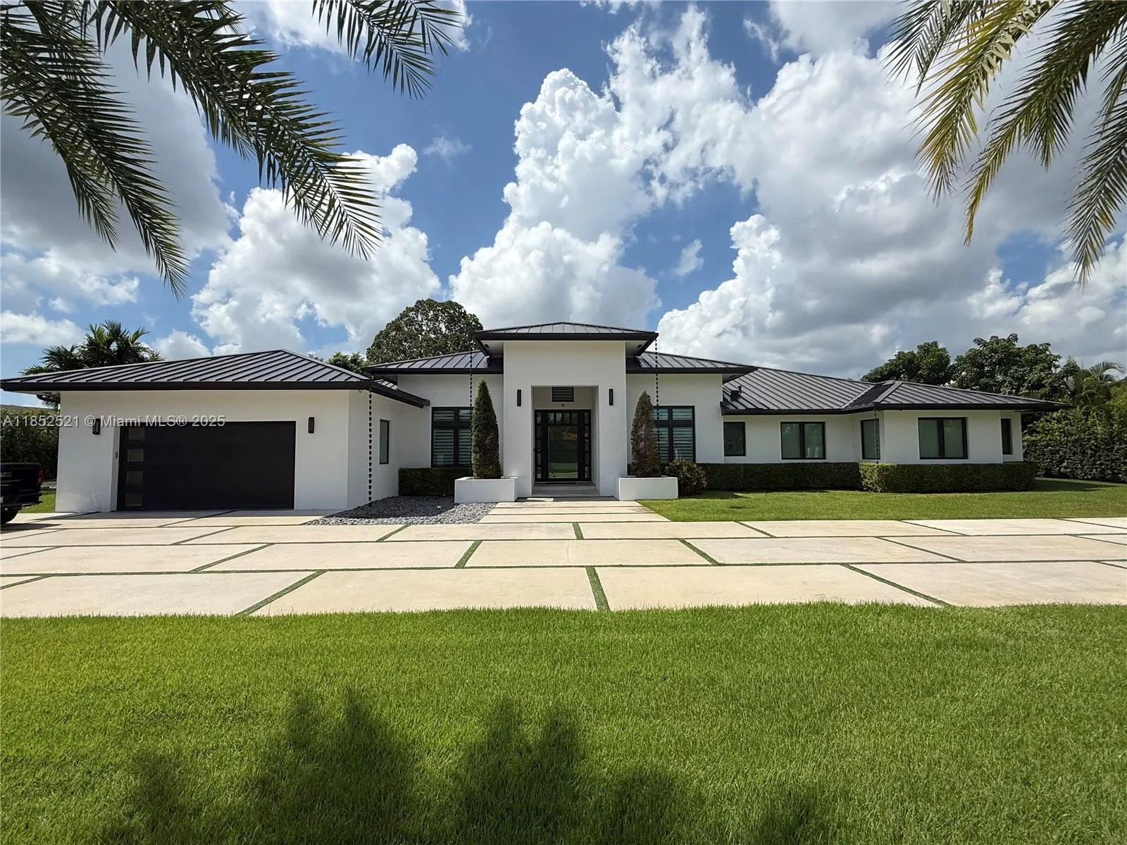 7 bedroom 6 bath for sale at 9600 SW 66th St, Miami FL 33173