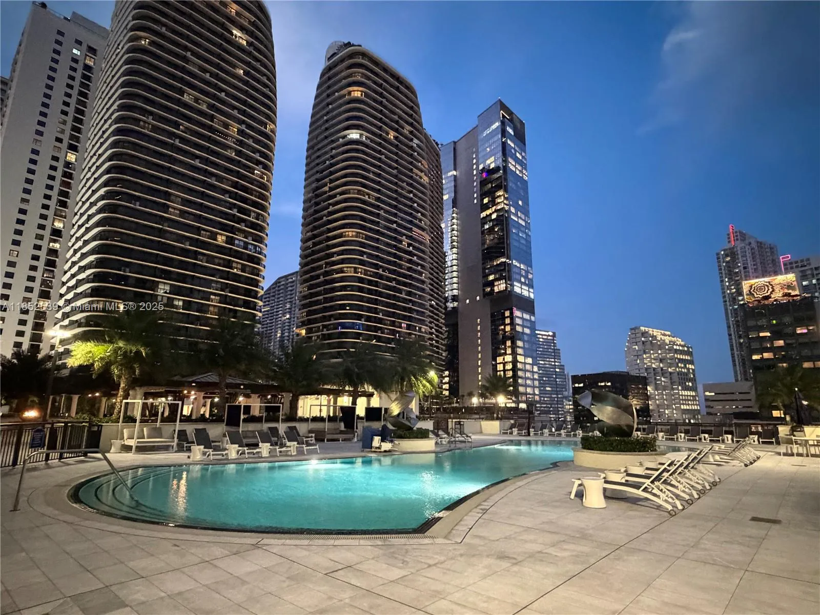2 bedroom 2 bath for sale at 999 SW 1st Ave # 2611, Miami FL 33130