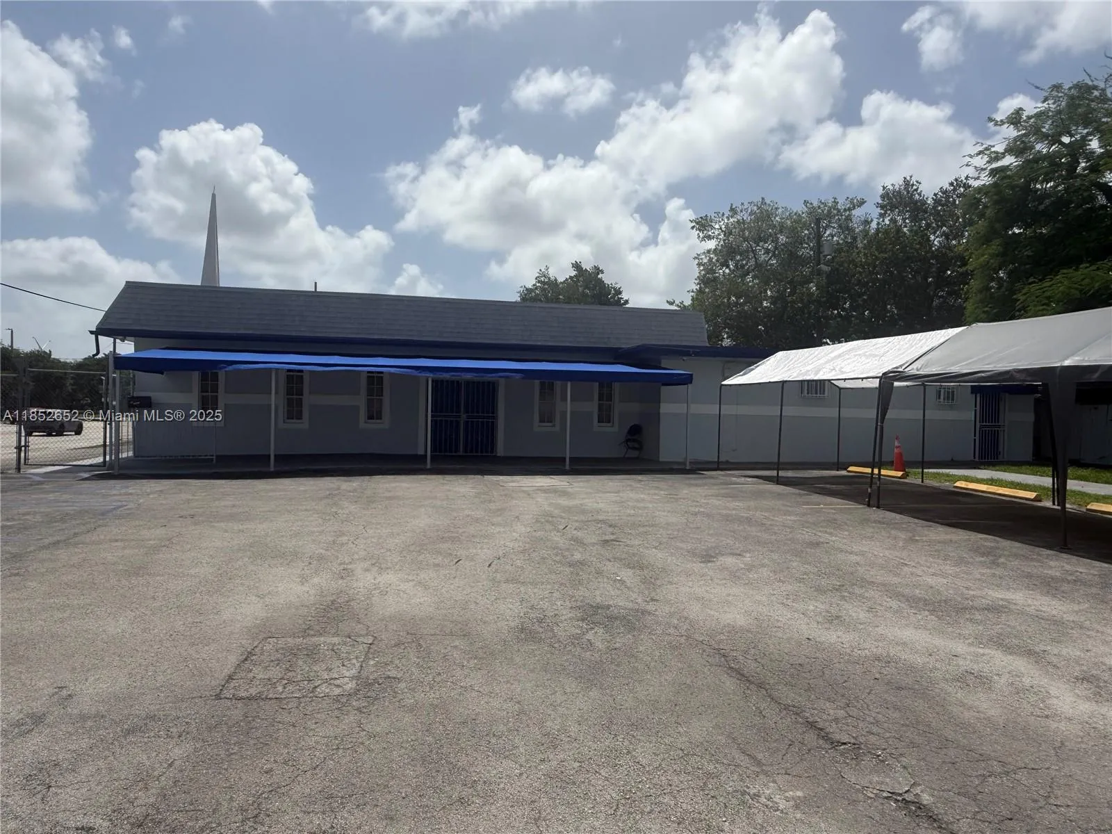 1766 NW 95th St, Miami FL 33147