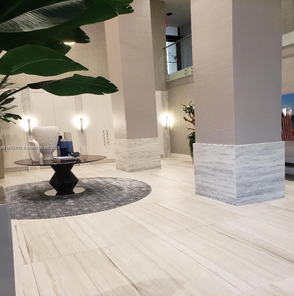 2301 S Ocean Dr # 1906, Hollywood FL 33019