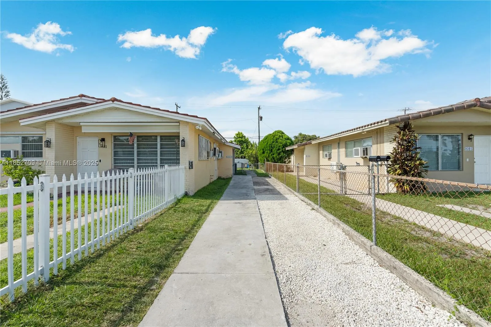 9311 SW 37th St, Miami FL 33165