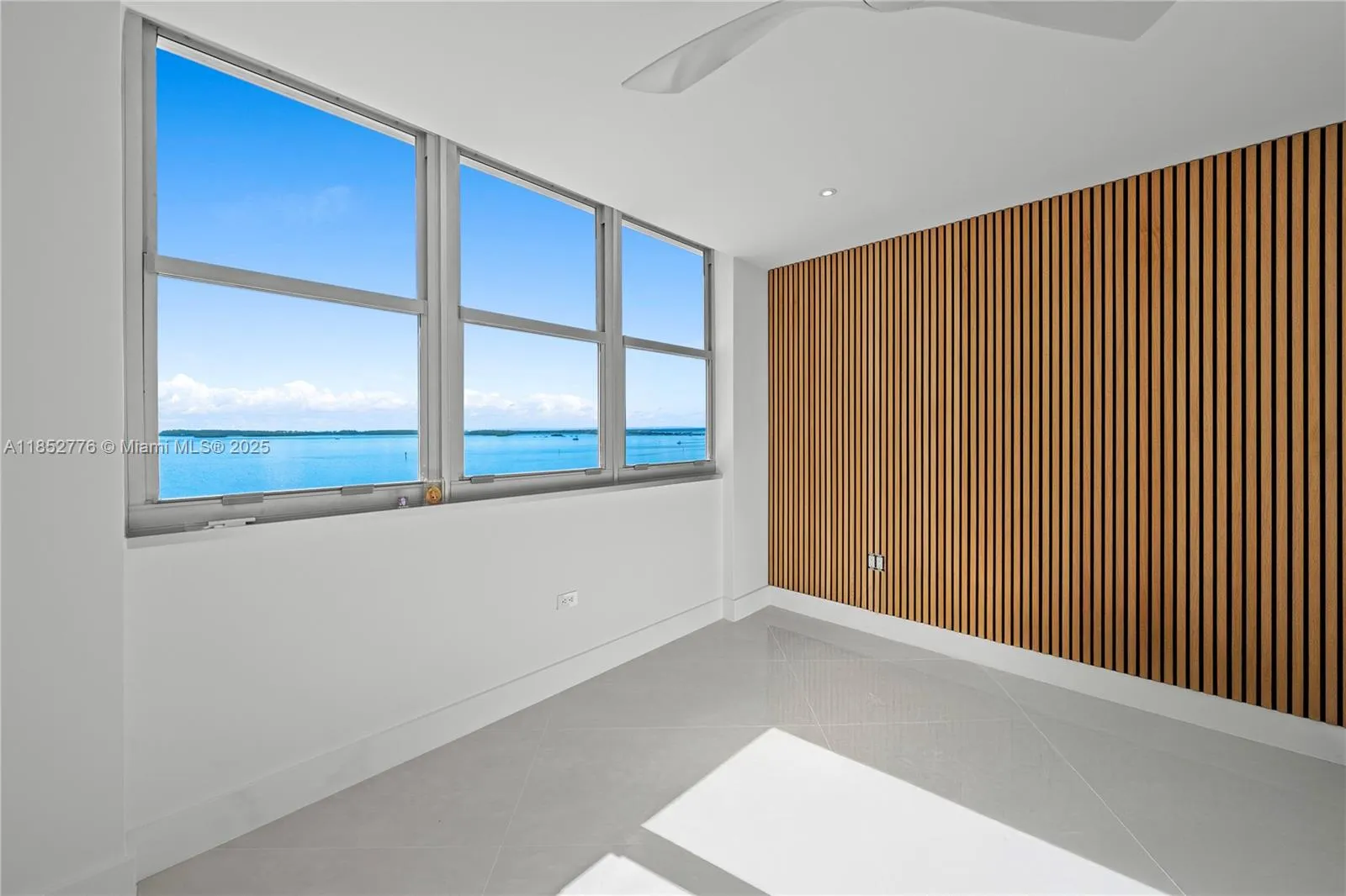 999 Brickell Bay Dr Unit 904, Miami FL 33131