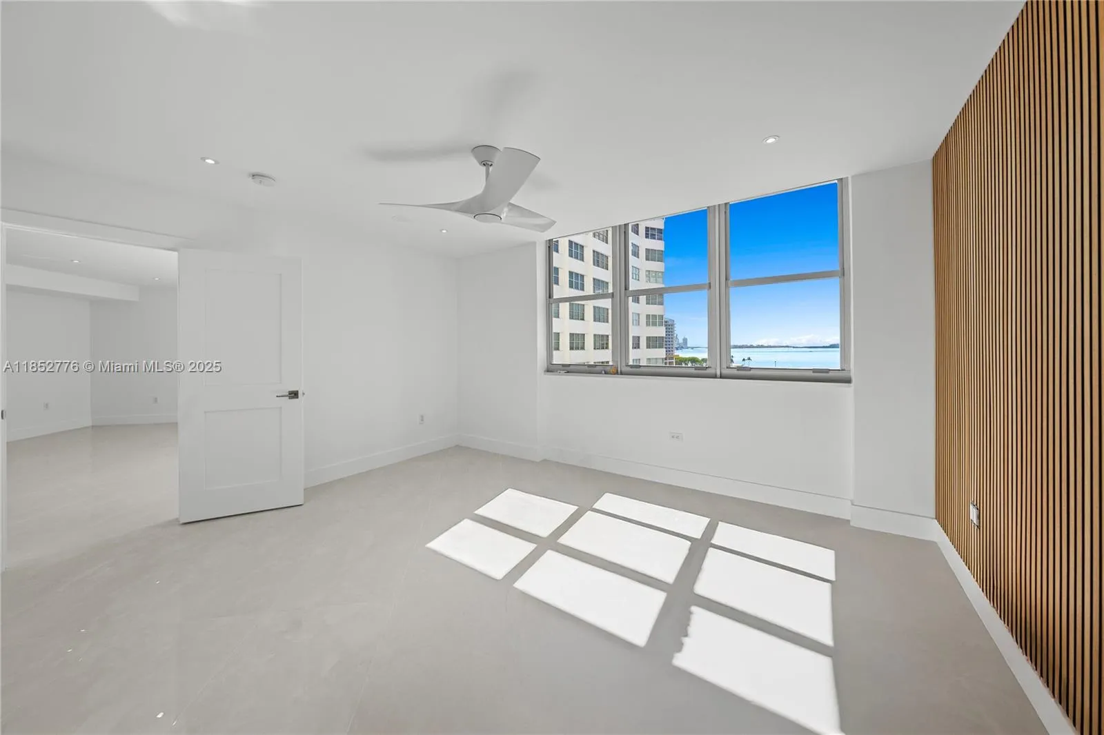 999 Brickell Bay Dr Unit 904, Miami FL 33131